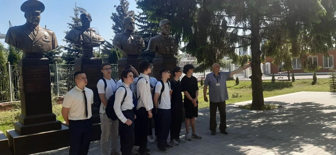 🪖🎖Сегодня учащиеся 10 класса нашей школы в рамках пятидневных учебных сборов  соверши...