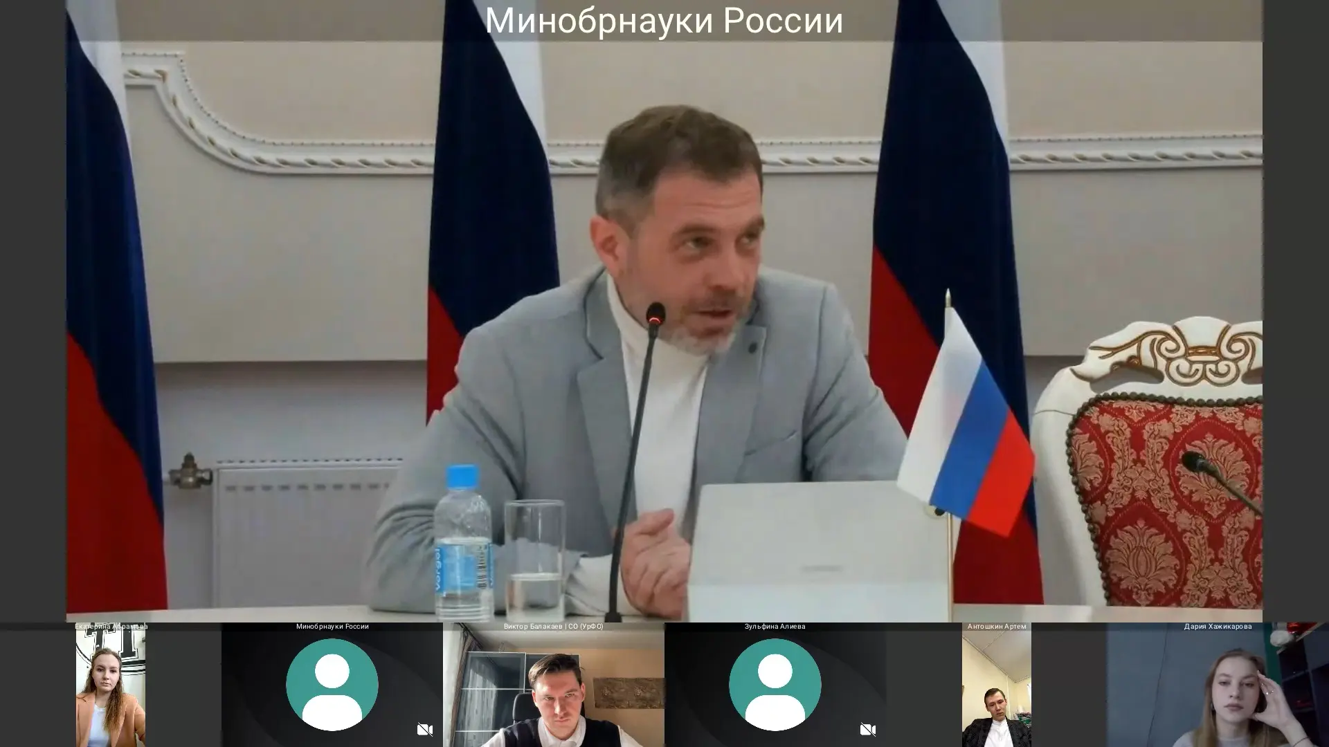 🗣️Развитие наставничества: диалог студентов и экспертов  В формате видеоконференции прошла встреча а