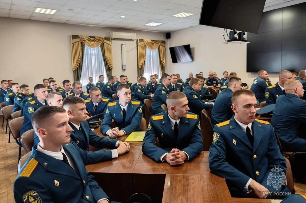 Ряды спасателей ДНР пополнили 44 молодых лейтенанта

Это выпускники Донецкого института государствен