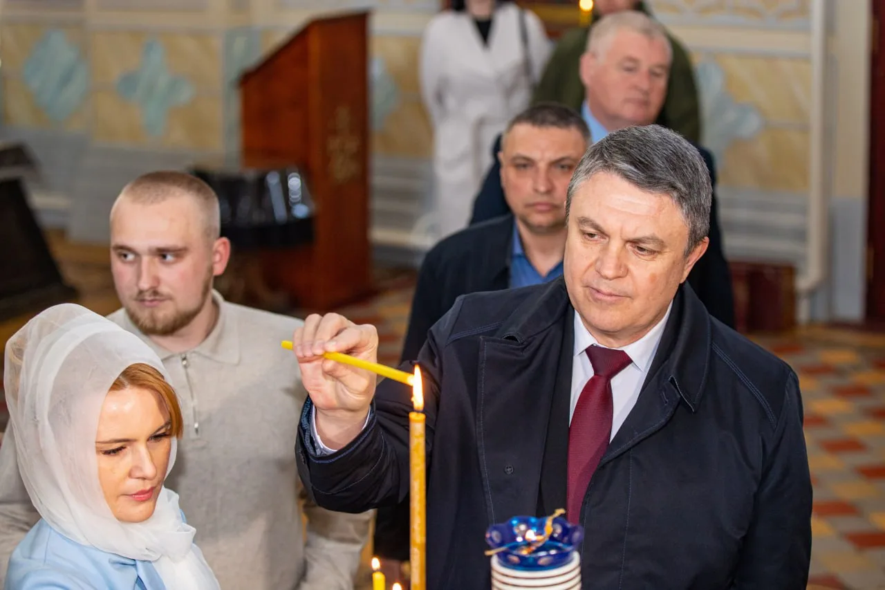 Шесть отреставрированных старинных икон вернулись на Луганскую землю. Они были восстановлены талантл
