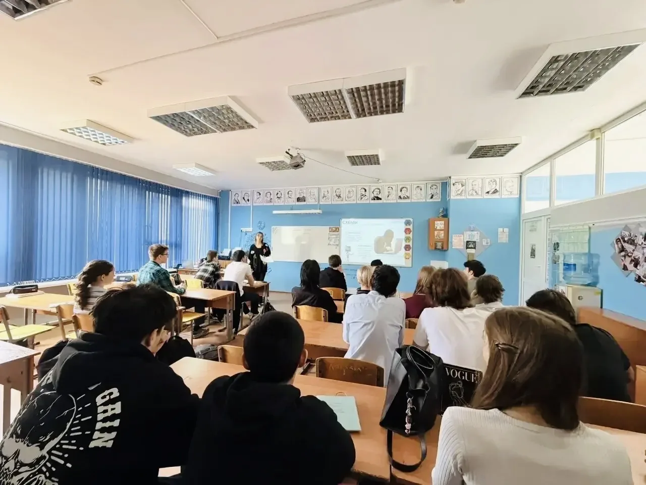 🏫 Обучающиеся нашей школы приняли участие в региональной образовательной акции «Кибернеделя Первых».