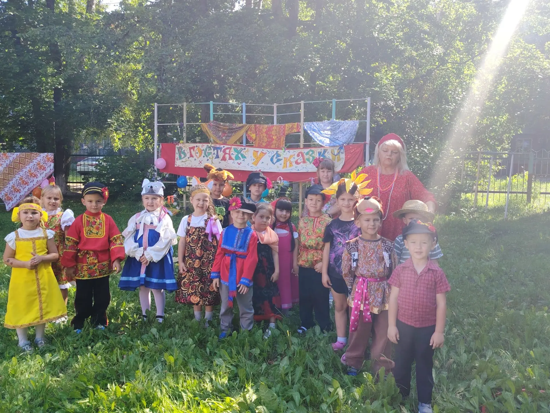 ✨ В гостях у сказки! ✨
Сегодня в нашем детском саду № 8 прошло настоящее волшебство! 🧙‍♂️ Наши юные
