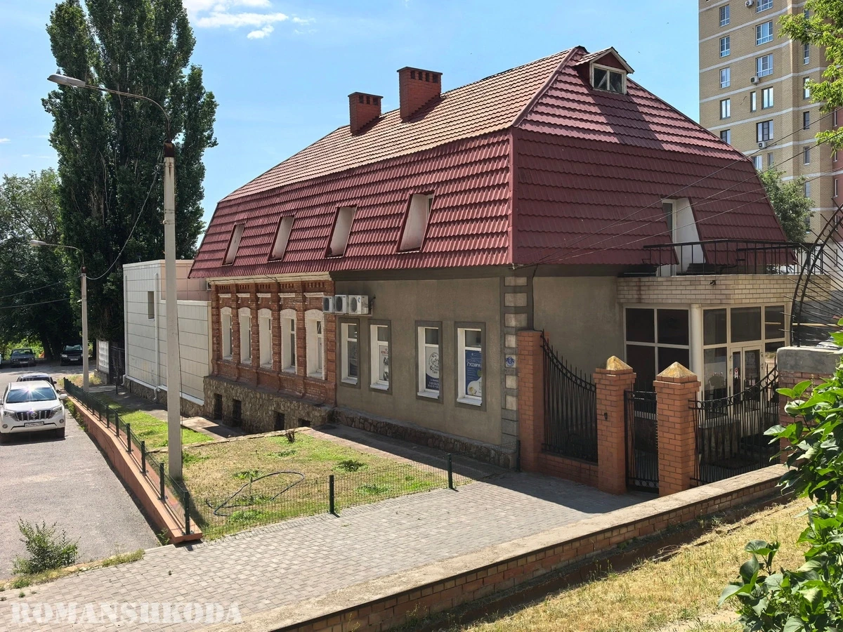 Среди старинных улиц Волгограда, возникших ещё в XIX веке и сохранившихся до нашего времени в виде о