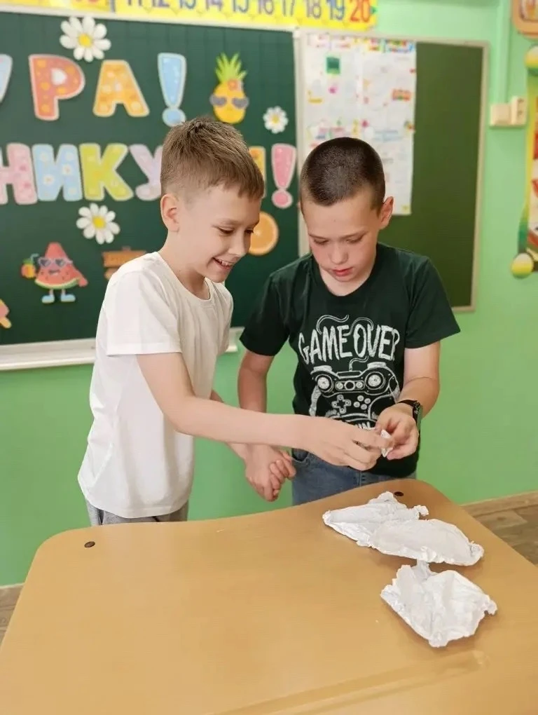 🎉 Весело, шумно и с пользой в 3В прошёл последний классный час «Летний фреш»! ☀️  Сегодня третьеклас