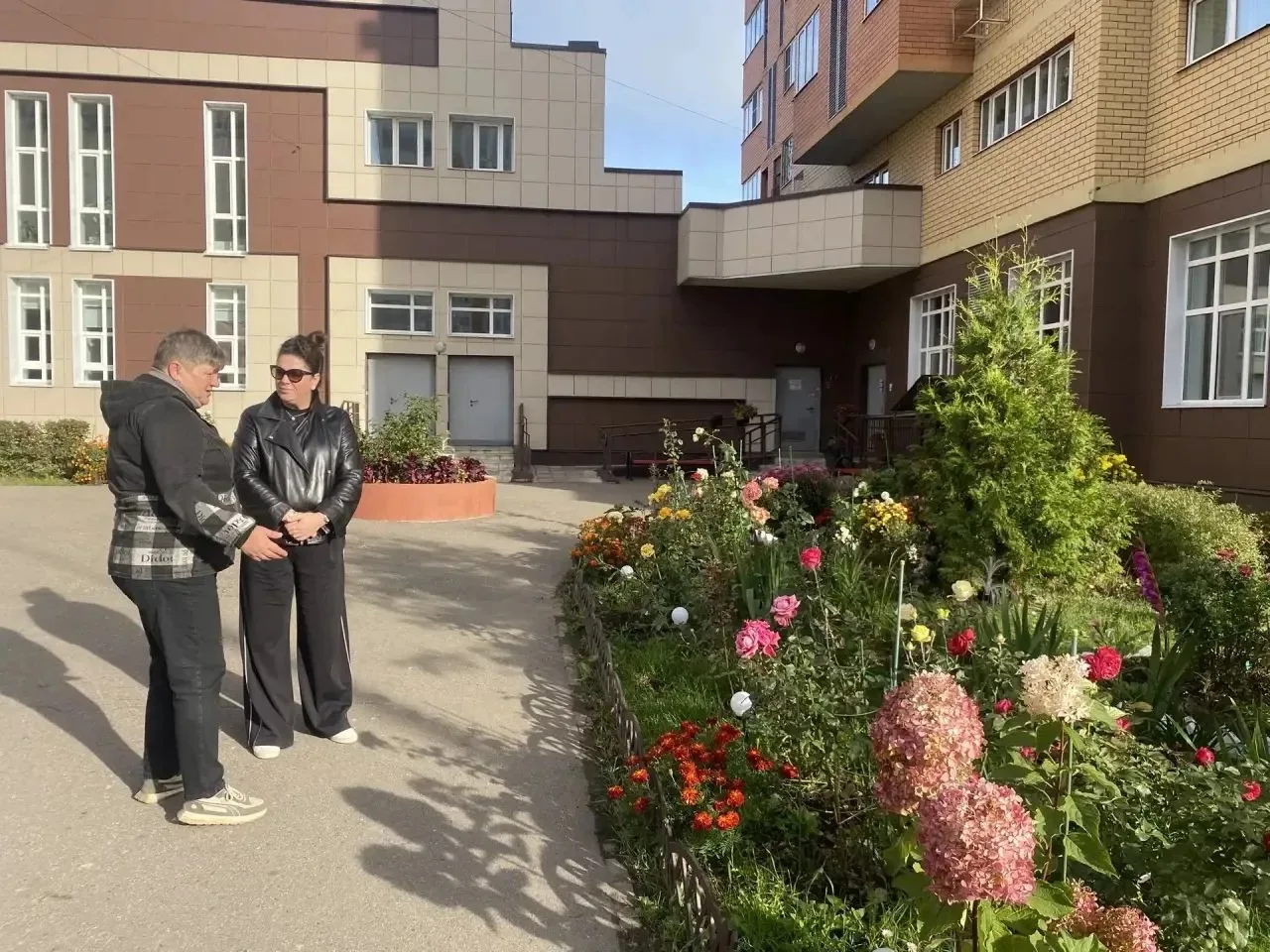 Вместе с депутатом Совета депутатов городского округа Лобня Николаем Курицыным провели ...