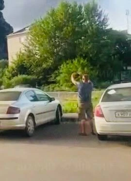 Фотограф бездумный, обыкновенный. Ярославская область и вообще

Давайте определимся сразу: враг окро