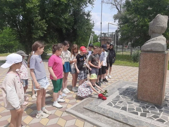 С 1 по 22 июня приглашаем детей 6–15 лет на художественную программу «Единство в кадре».