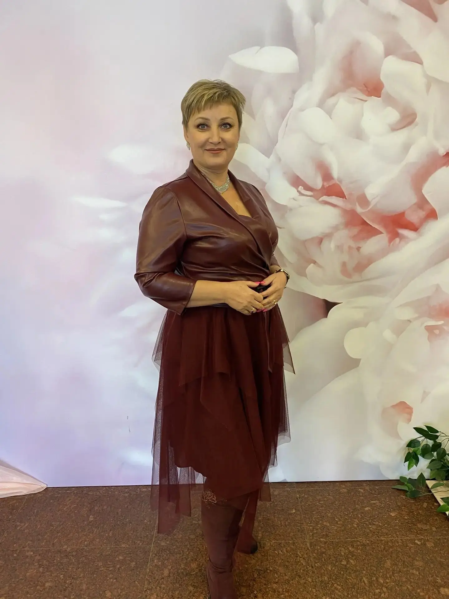 Поздравляем с днём рождения заместителя директора по УВР Любовь Васильевну!
Любовь Васильевна поздра