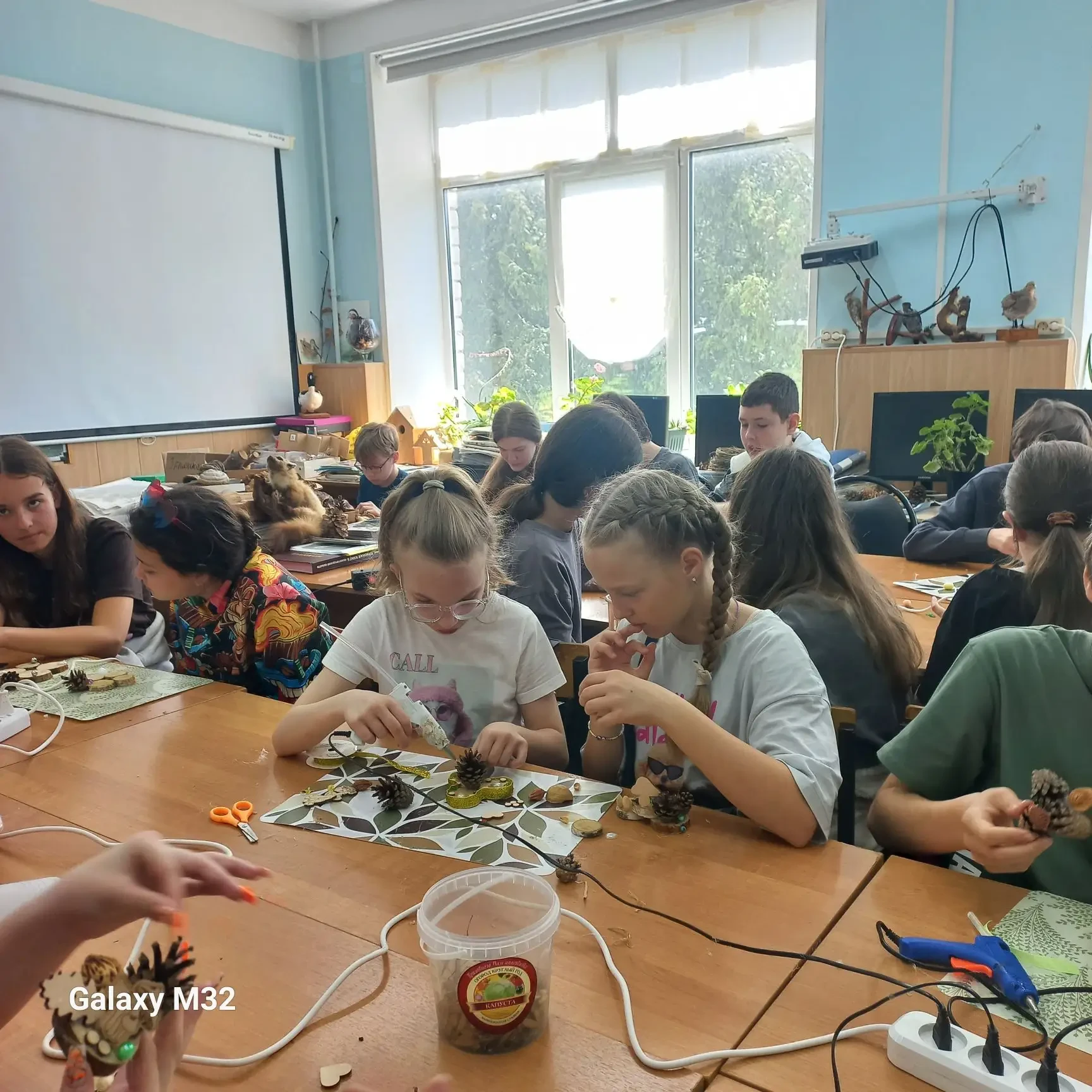 🌲 Мастерим из дерева 🌲

Два старших отряда нашего пришкольного лагеря посетили Нижегородский госуд