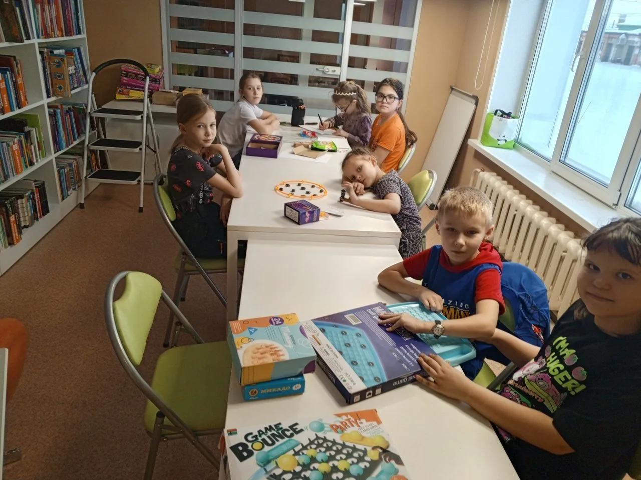 Настольные игры в клубе "Играриум" в библиотеке: погрузитесь в мир увлекательных приключений!  Устал