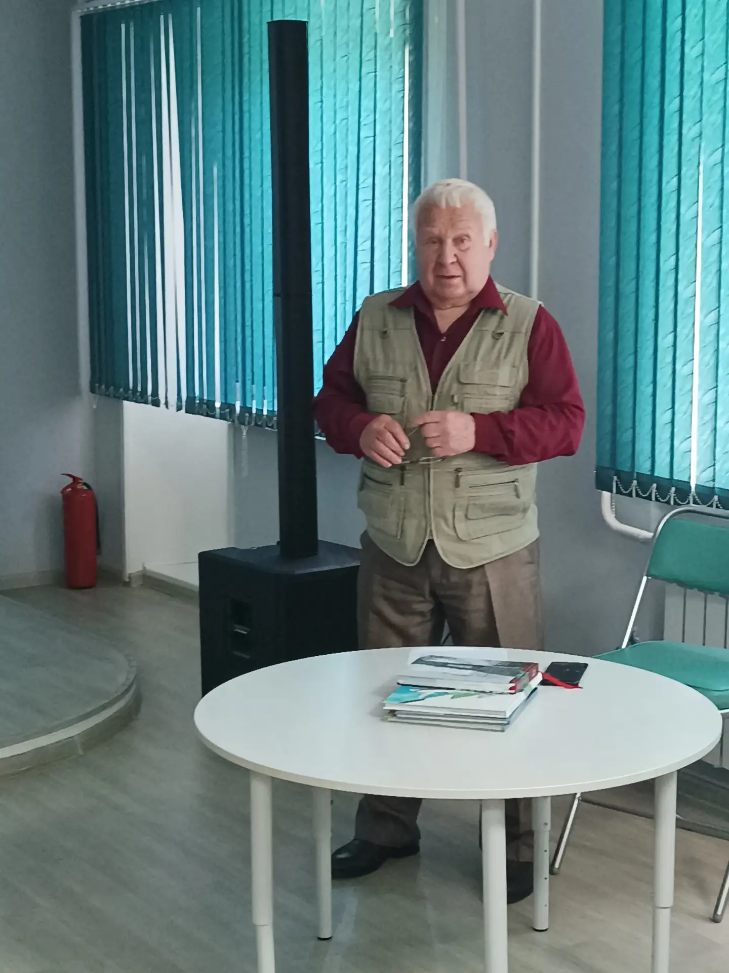 🏞️  В Центральной библиотеке Ванино открылась выставка Сергея Еремина «Природа Татарск...