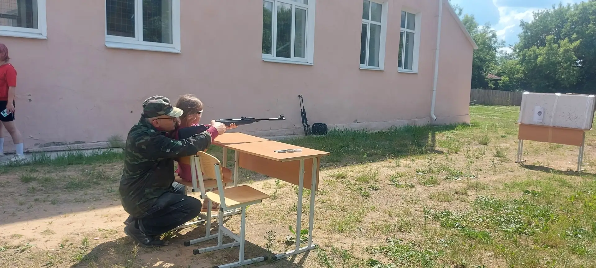 Сегодня в пришкольном лагере «Ласточка» прошли захватывающие соревнования по стрельбе из пневматичес