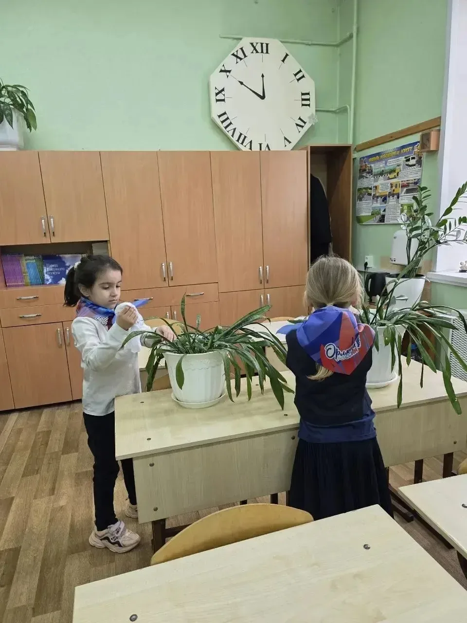 🌍 Мы друзья природы  В апреле в школе №16 «Экос» прошла экологическая акция «Мы друзья природы»! 🌿  