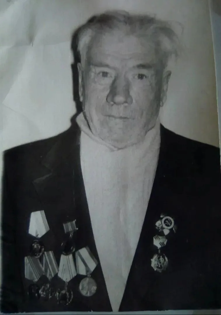 «Бессмертный полк: связь поколений»   Учащиеся начальной школы с гордостью присоединились к акции «Б