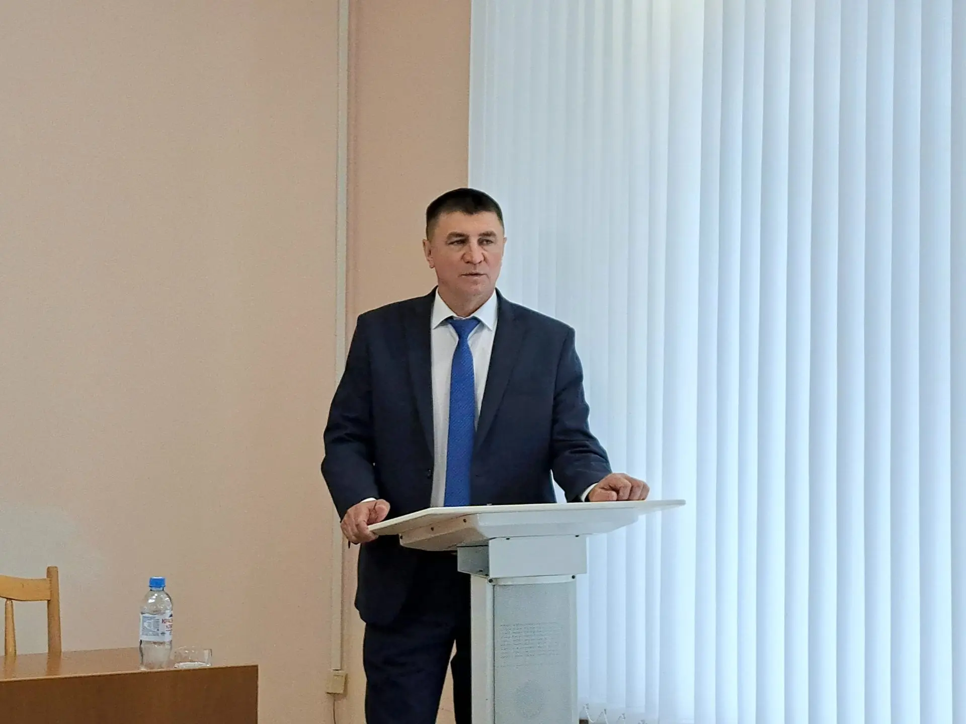 Принял участие в шестнадцатом заседании Совета муниципального района Чекмагушевский рай...