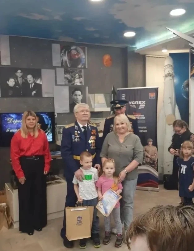 Поздравляем воспитанников группы "Улыбка" Фомина Кирилла, Волошко Злату и их воспитателей Бубнову Ол