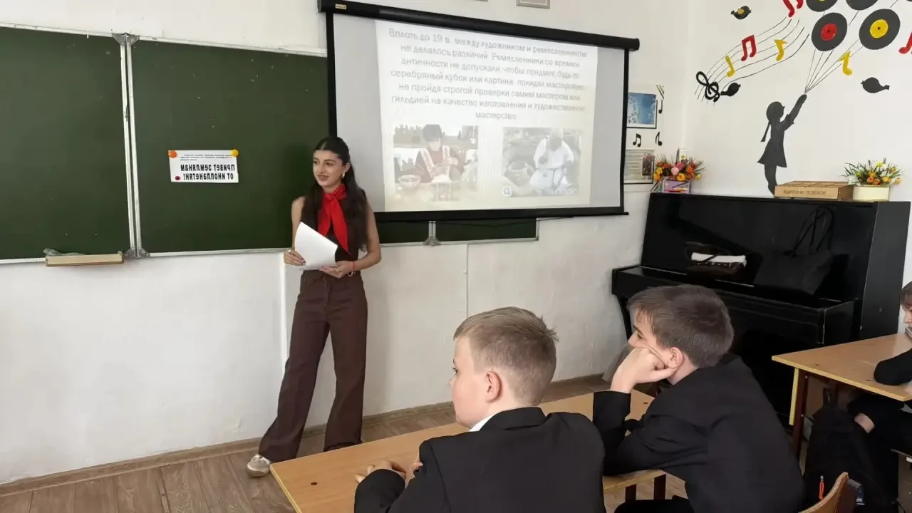 🚀 Неделя Космонавтики открыта!   🪐🌏Активисты Движения Первых нашей гимназии провели увлекательное пр