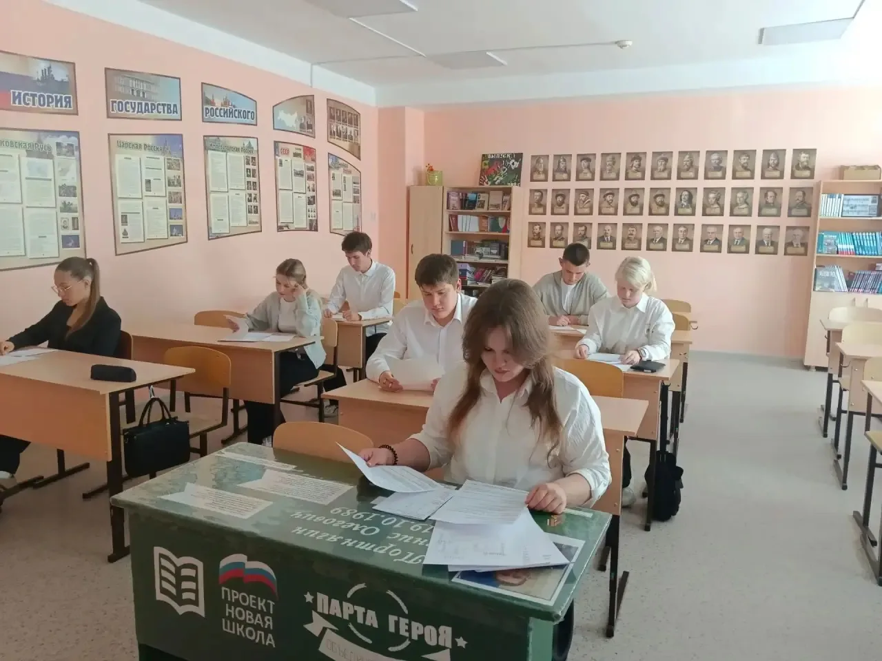 28 сентября обучающиеся 9, 10 и 11 классов приняли участие в первом этапе областной оли...