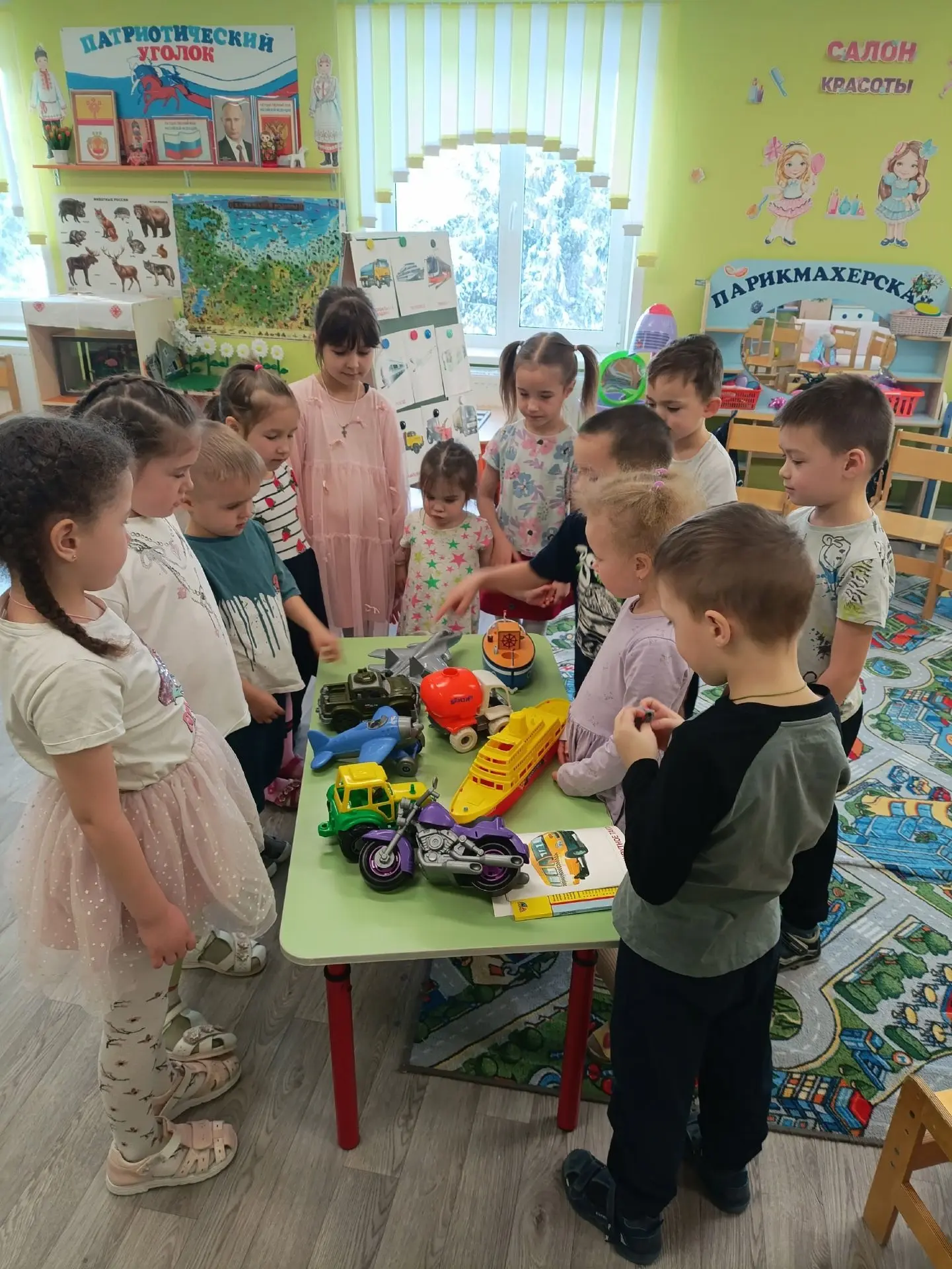 Сегодня в группе "Почемучки" прошло занятие о транспорте. Дети узнали о разных видах тр...