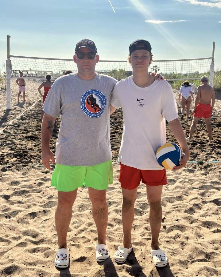 🏐 Наш сильнейший волейбольный дуэт межсезонья — Сергей Сидоренков и Артём Кузин. И это...