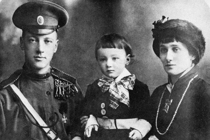 Анна Ахматова (наст. фамилия Горенко) родилась в Одессе 23 июня 1889 года. Детство пров...