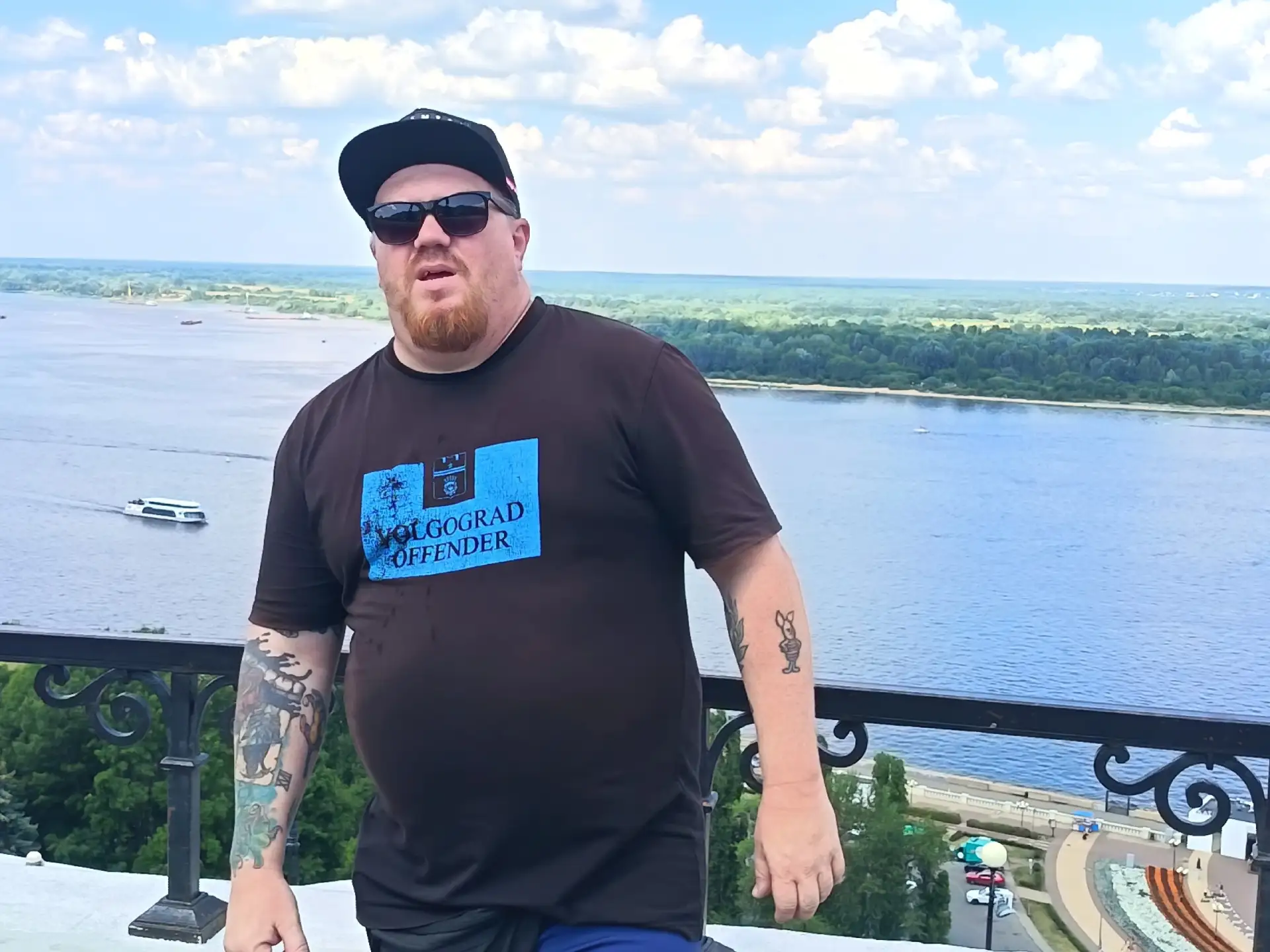 Рядом с Мамаевым курганом есть Центральный стадион 😉