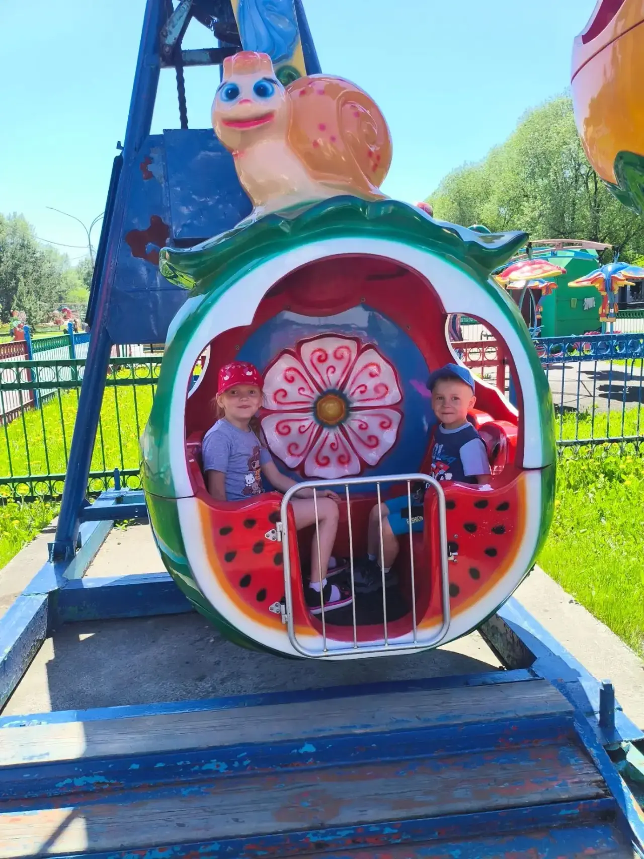 🎡Лопатина  Эвелина ученица  1 класса, совместно с семьей посетила парк аттракционов п.Трудармейский