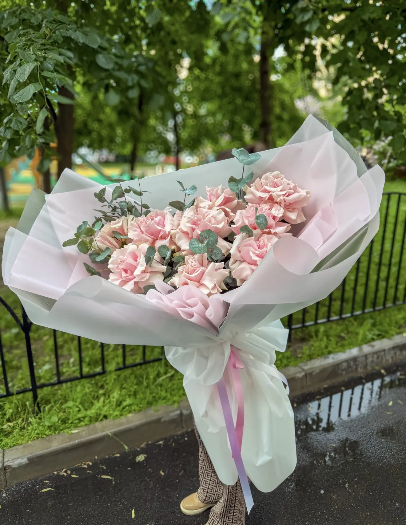 🌸 Французские розы с доставкой в ресторан — романтика начинается с правильного букета. Доставка цве