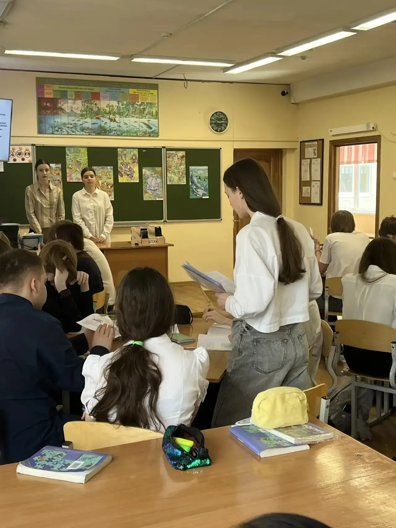 Алёна Микрюкова и Алиса Ушакова успешно провели открытый урок в рамках конкурса «Нам по пути»⭐️  Уче