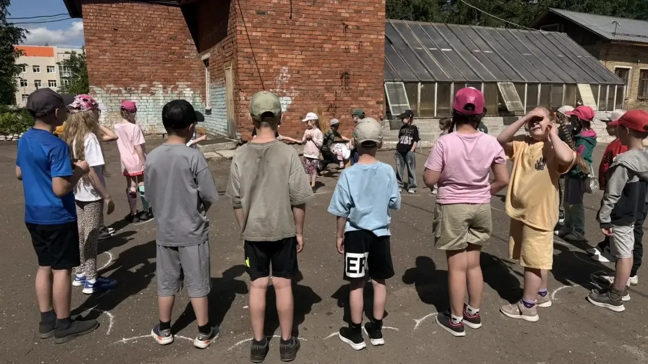 Знакомимся с культурой финно-угорских народов и народа коми!

Вчера педагог по коми языку Галина Ива