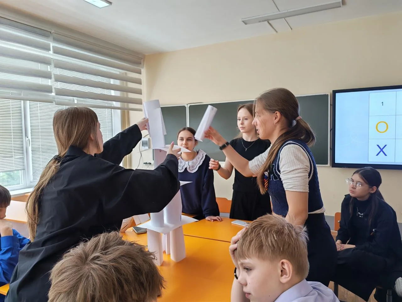 🌟🎉 В нашей школе состоялось увлекательное мероприятие «Наследники пионерии», организованное советник