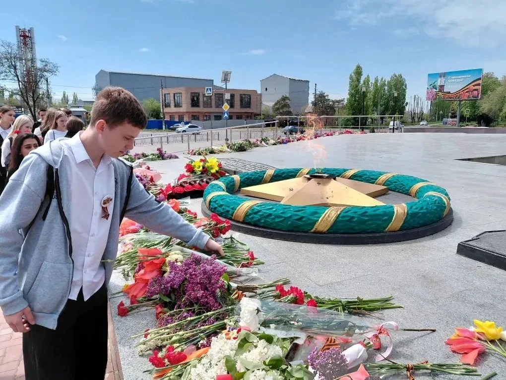 🇷🇺В рамках празднования 81-й годовщины Победы в Великой Отечественной войне ученики 8А, 8Б и 9В клас