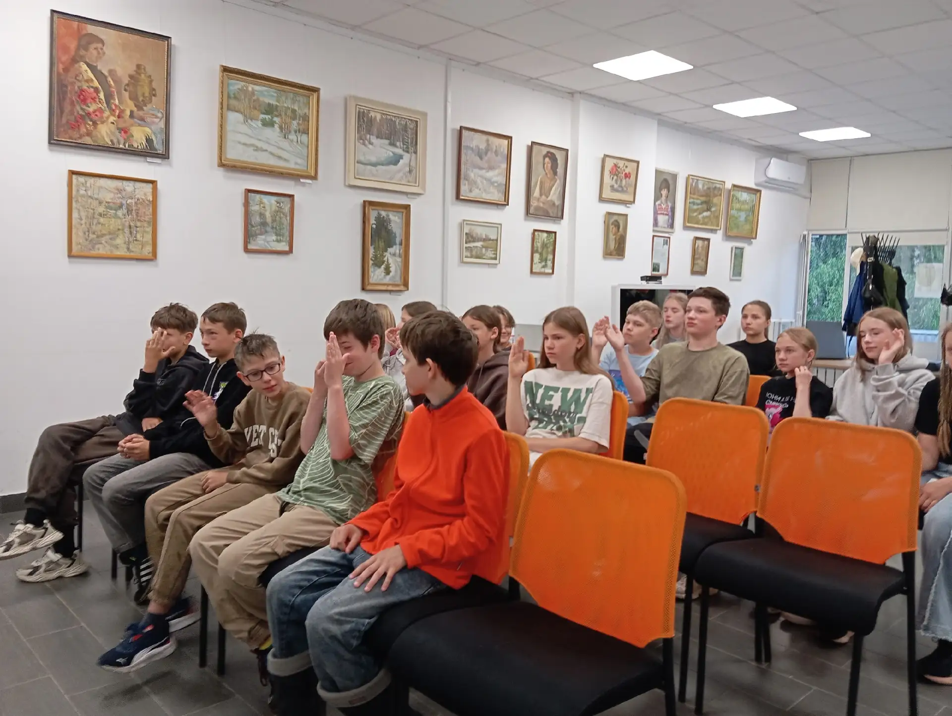 #летовподмосковье
🏙 Почему Черноголовка так называется? Кто создавал наукоград и почему именно здес