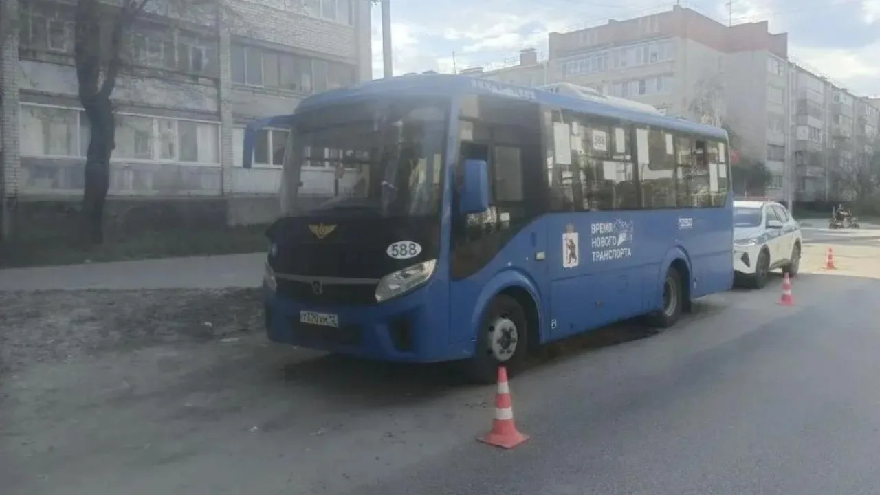 💥 В салоне автобуса в Йошкар-Оле упала пенсионерка  В Йошкар-Оле произошло очередное дорожно-транспо