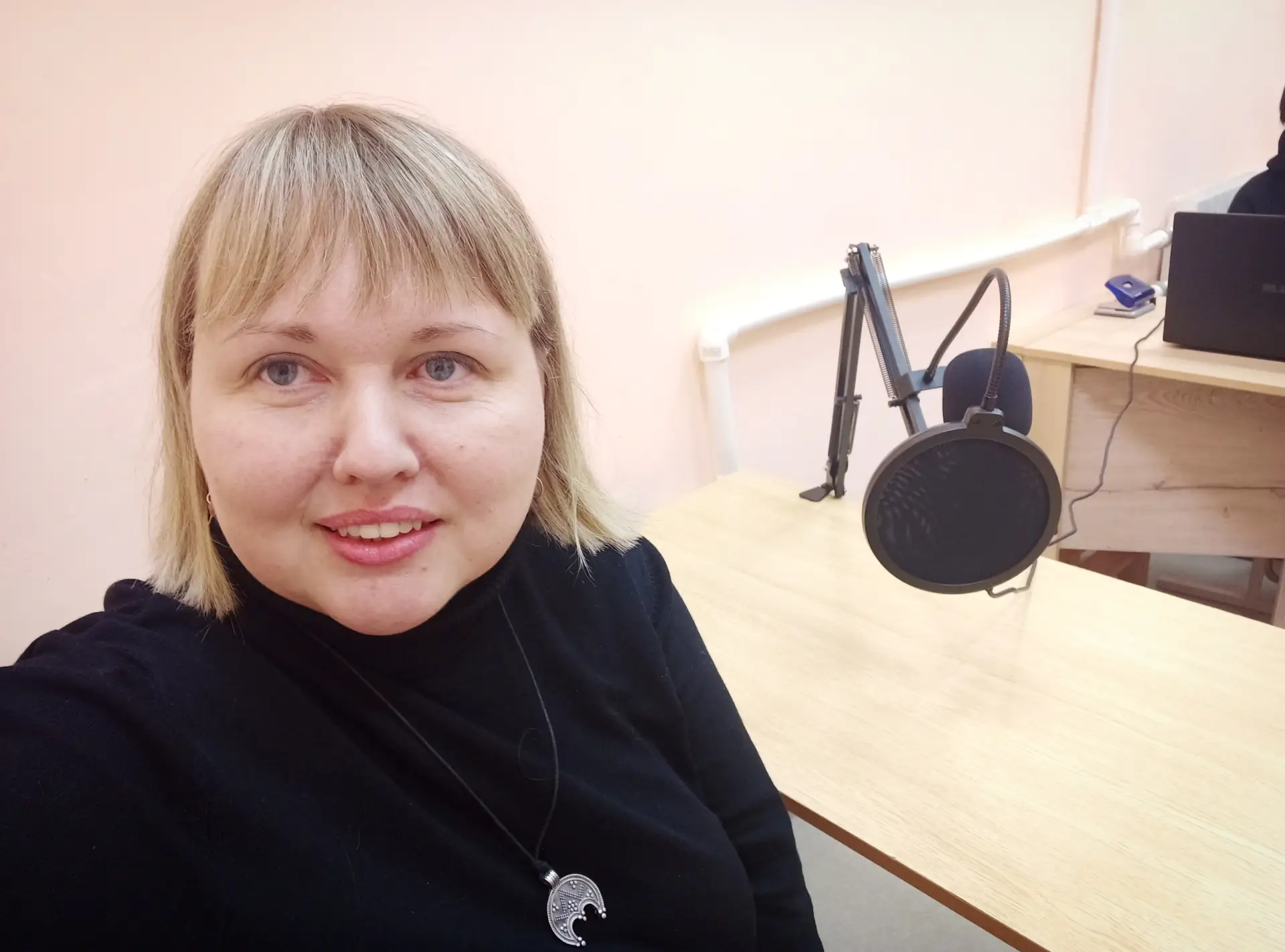 СЕГОДНЯ СВОЙ ДЕНЬ РОЖДЕНИЯ ОТМЕЧАЕТ НАША КОЛЛЕГА ОЛЬГА КОМАРОВА
