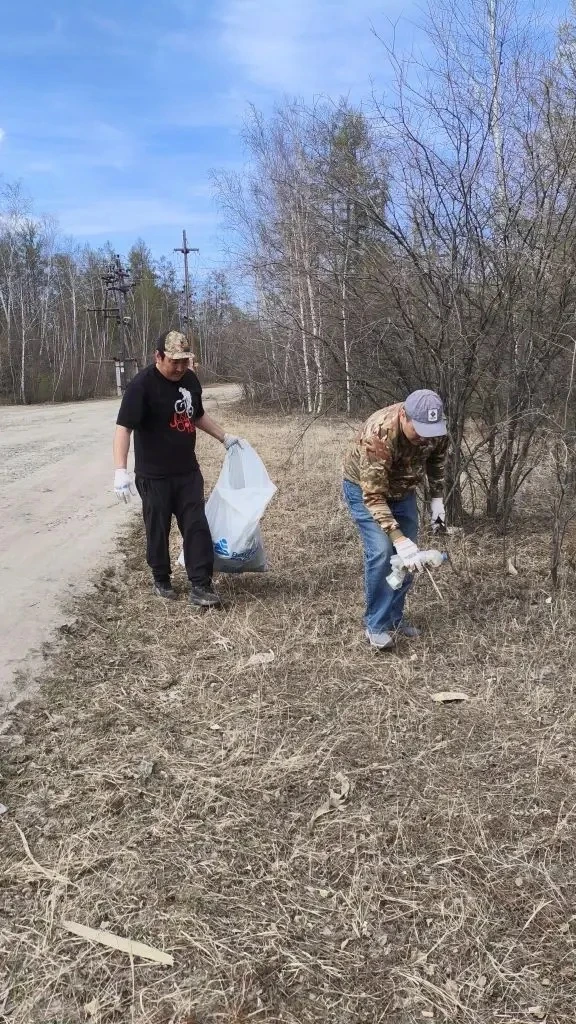 Сотрудники Якутского комитета ГЭН навели порядок на Вилюйском тракте  🌿 В рамках акции #Зеленыйчетве