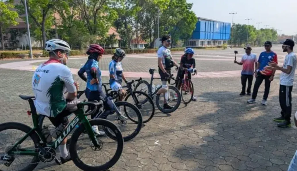 Международный союз велосипедистов (UCI) при поддержке гранта Международного паралимпийс...