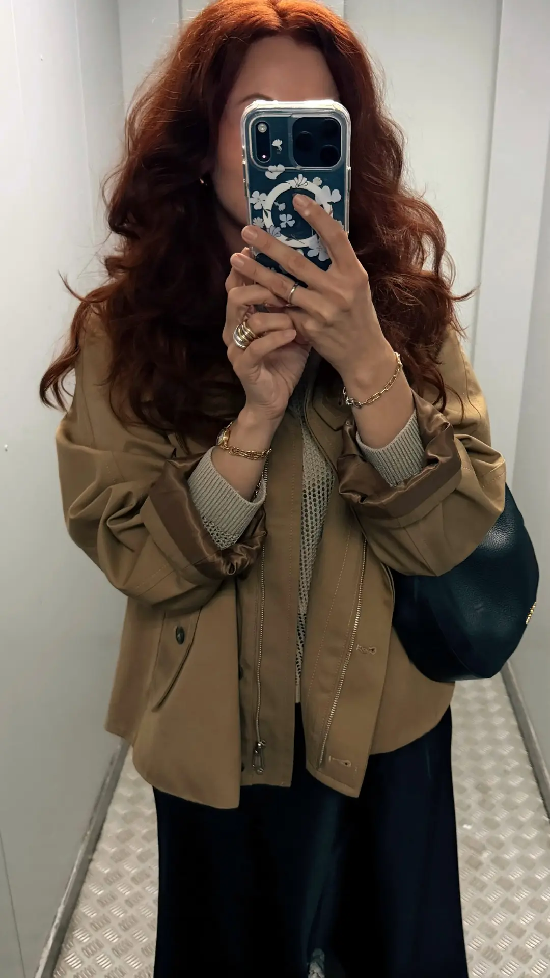 Доброе утро, девочки 🌿

Всем легкой и продуктивной рабочей недели ❤️

К нам вроде бы возвращается ж
