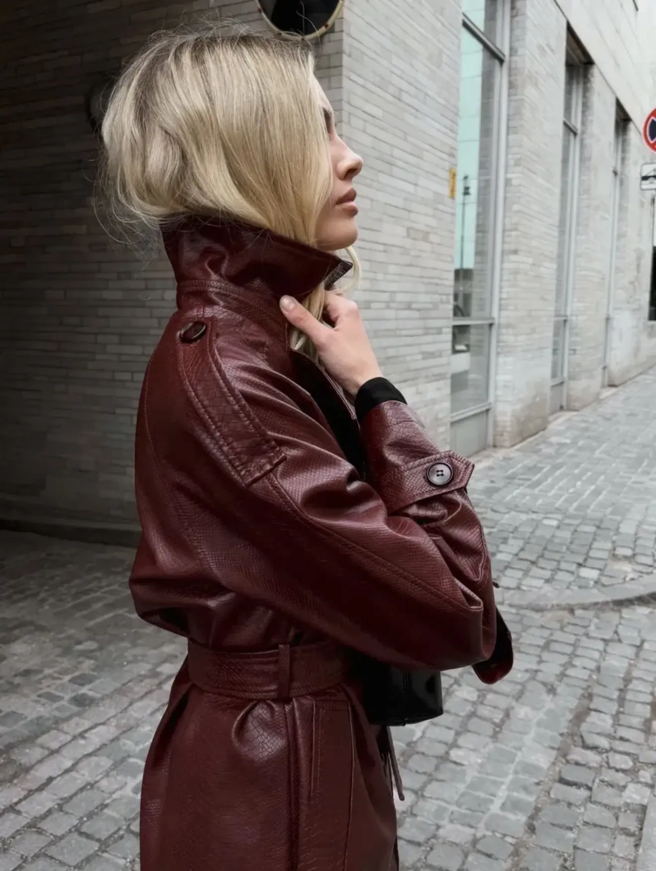 Плащ кожаный демисезонный - 6 335 ₽