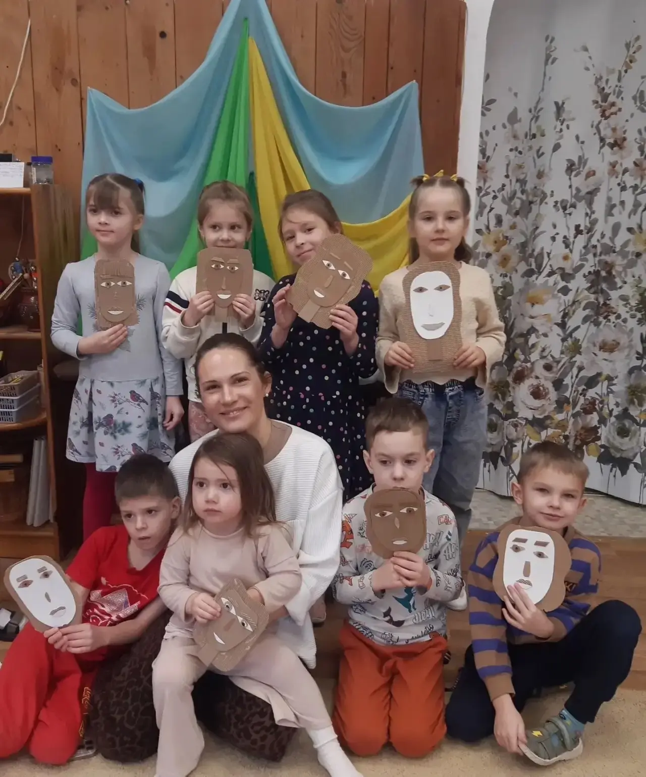 В подготовительной к школе группе "Пчелки" состоялся необычный мастер–класс по изготовлению объемной
