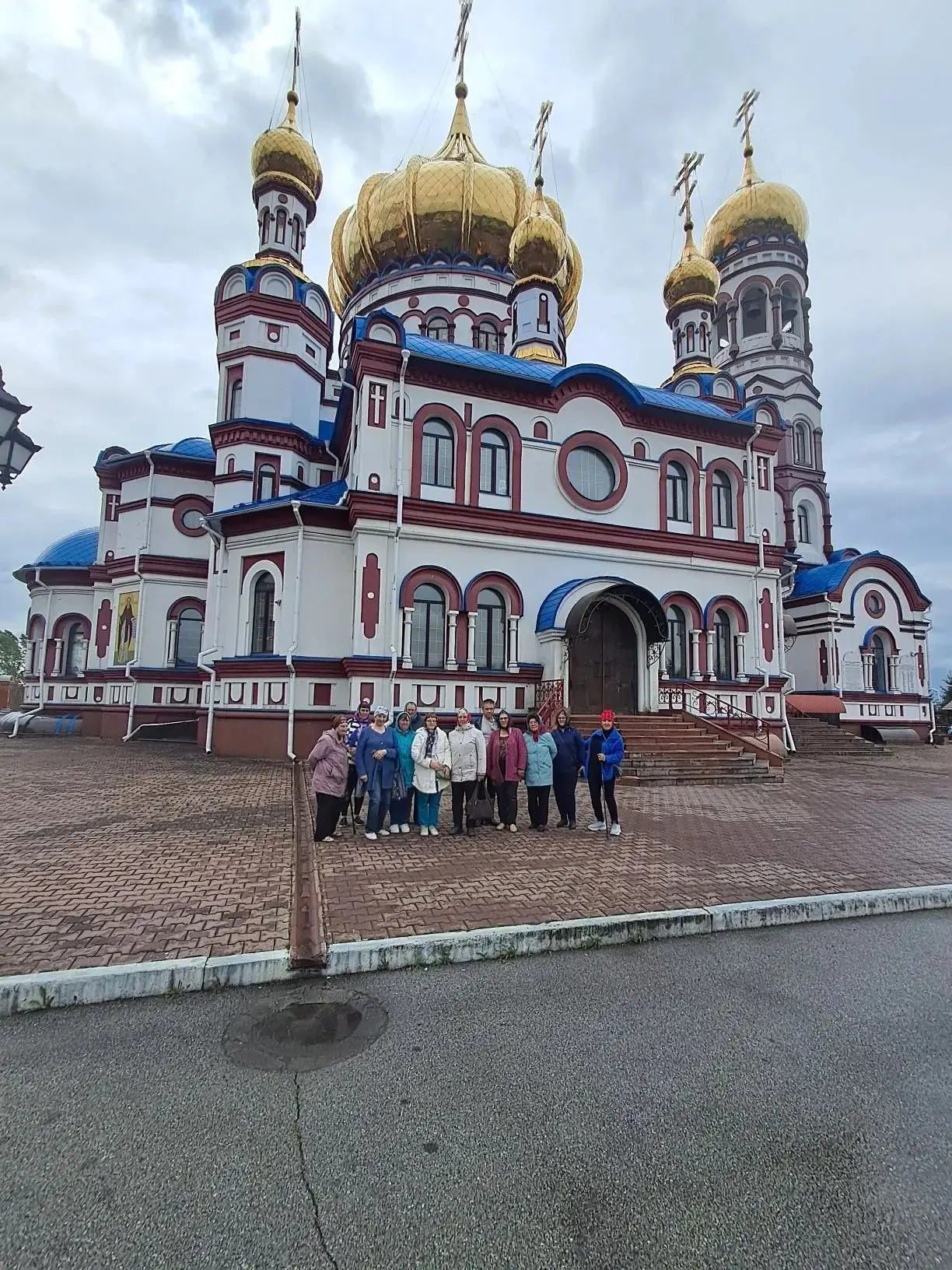 Экскурсионная поездка к храму Святого Мученика Ионна Воина и Спасо-Преображенскому кафе...