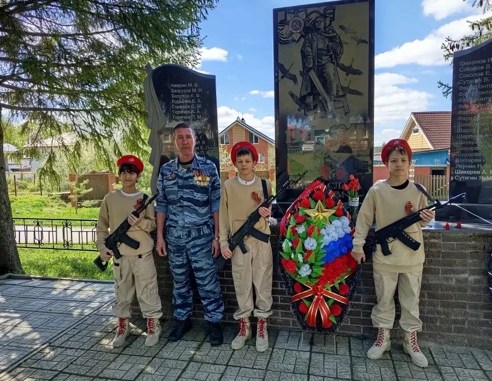 🎖 Память, освящённая подвигом: торжественный митинг у Обелиска в деревне Анкудиновка 🎖  В священный 