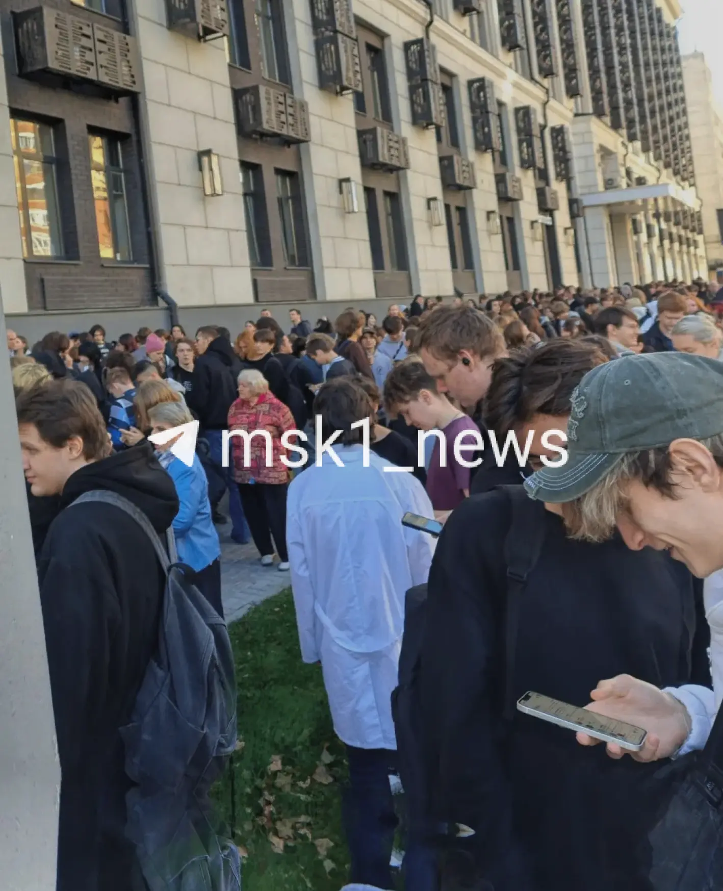 ❗️Эвакуации продолжаются, следующий на очереди — Колледж управления и производства (КСТ...
