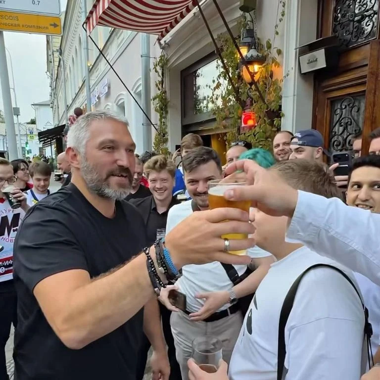 🔥 Овечкин запускает свой пивной бренд — и это не просто реклама!
