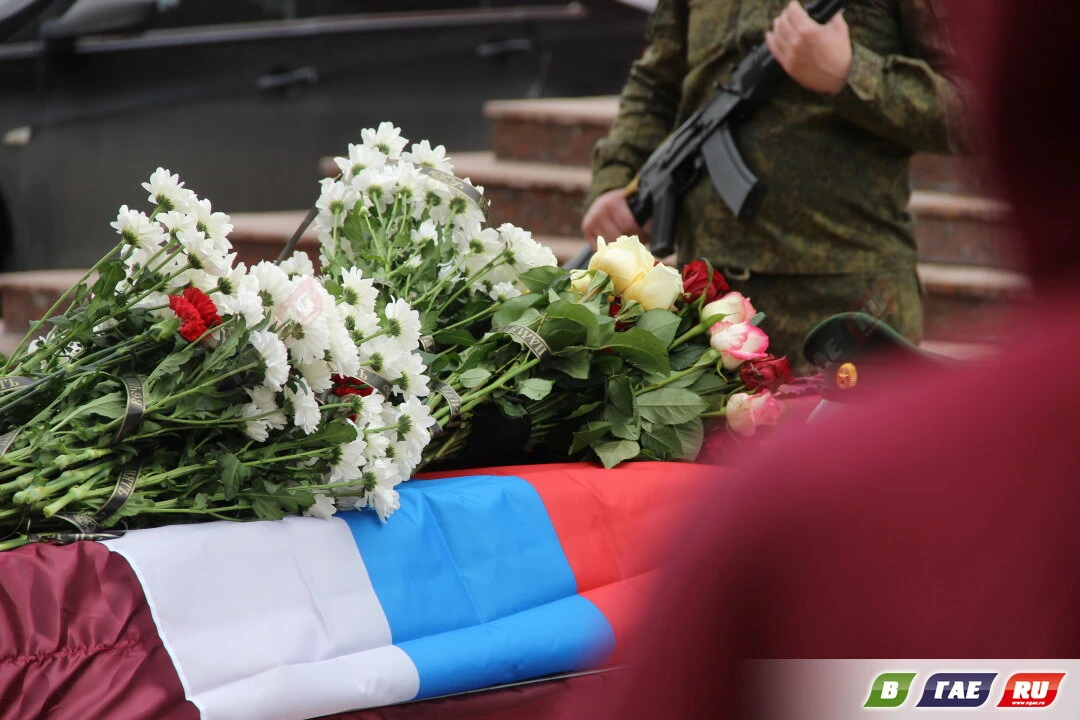 В Гае простились с участником СВО Алексеем Затулякиным.  Траурная церемония прошла сегодня, 8 мая, у