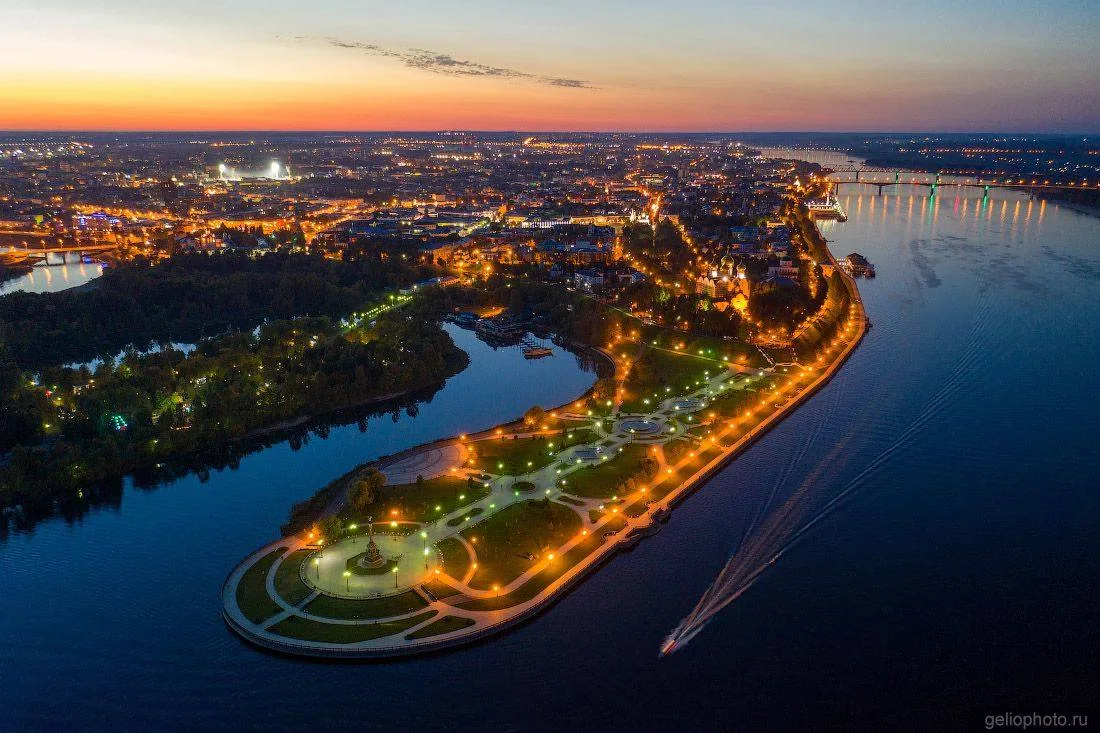 🌳 Парк «Стрелка», Ярославль
#ЯрославскаяОбласть

📌 На песчаной косе Стрелки в советское время сним