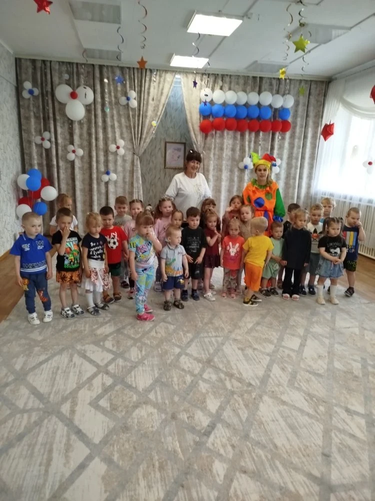 Сегодня к нам в гости заглянул весёлый клоун Клепа 🎪 — и, судя по сияющим глазам и звонкому смеху, 