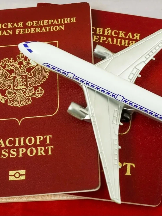 Куда россияне могут поехать без загранпаспорта (и сколько там можно провести времени)