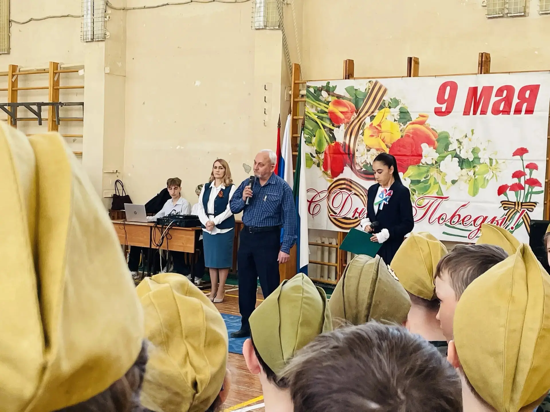 🕊️ Память сквозь поколения: в Политехническом лицее прошла торжественная линейка, посвященная 81-й г