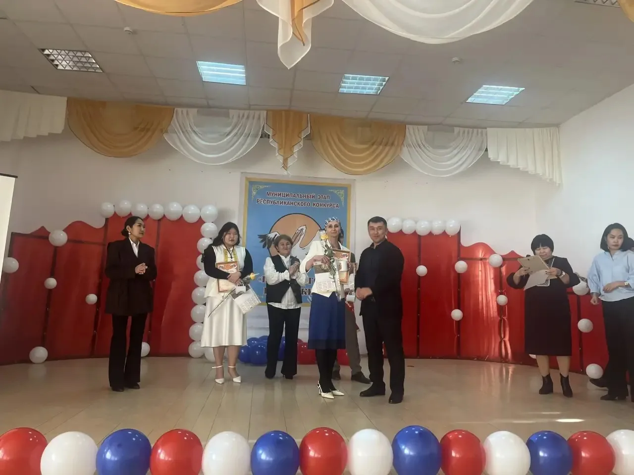 Итоги конкурса подведены🎉
Номинация «Учитель»:
1 место - Сангаджиева Баирта Бадмаевна, учитель нача